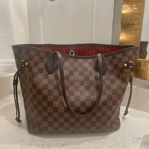 EUC Authentic Louis Vuitton Neverfull MM.